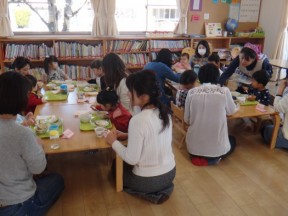 Photo：2月8日　子育て支援の様子