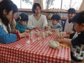 Photo：２月９日　子育て支援の様子