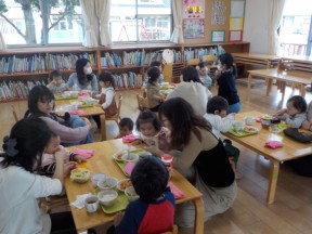 Photo：３月１３日(水)うさぎコースランチ、運動遊び