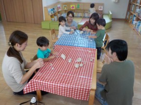 Photo：１０月８日（火）子育て支援の様子