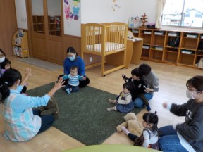 Photo：１１月６日（金）子育て支援センターの様子