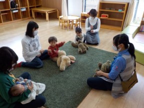 Photo：11月２０日（金）子育て支援の様子