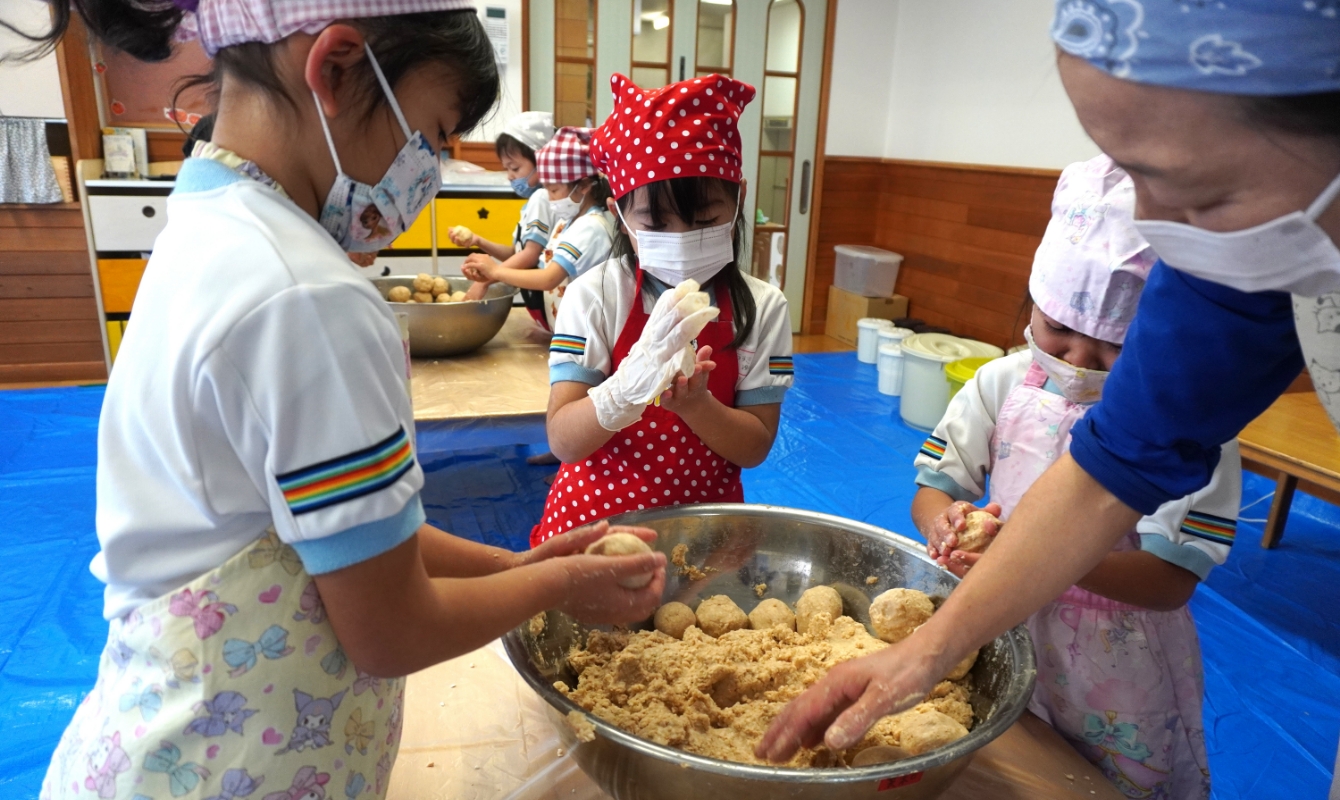 味噌づくりの写真