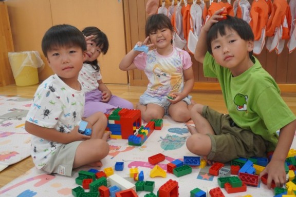 ゆり組　室内遊びの様子
