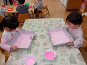 たんぽぽ組　3月の製作・ボーリング